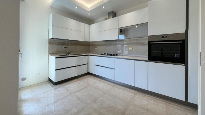 Proponiamo in vendita appartamento con finiture di pregio ad Abano Terme in zona tra San Daniele ...