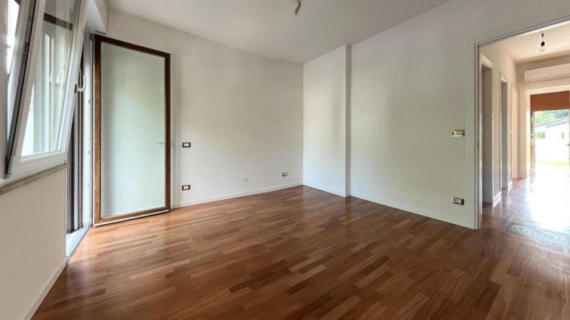 Proponiamo in vendita appartamento con finiture di pregio ad Abano Terme in zona tra San Daniele ...