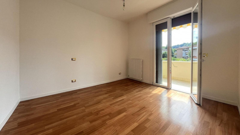 Proponiamo in vendita appartamento con finiture di pregio ad Abano Terme in zona tra San Daniele ...