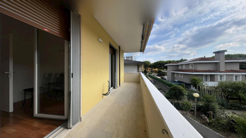 Proponiamo in vendita appartamento con finiture di pregio ad Abano Terme in zona tra San Daniele ...