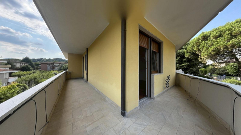 Proponiamo in vendita appartamento con finiture di pregio ad Abano Terme in zona tra San Daniele ...