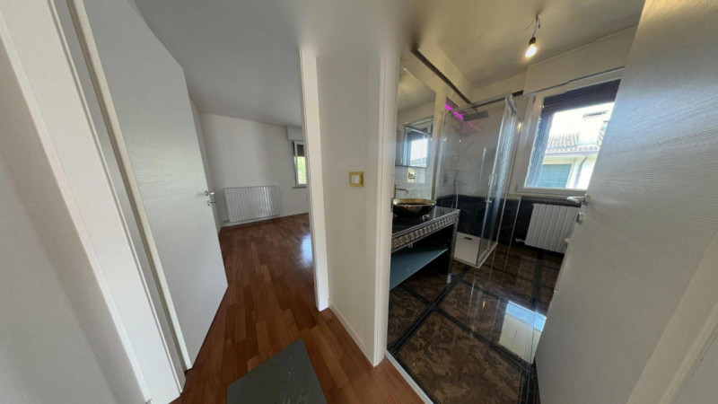 Proponiamo in vendita appartamento con finiture di pregio ad Abano Terme in zona tra San Daniele ...