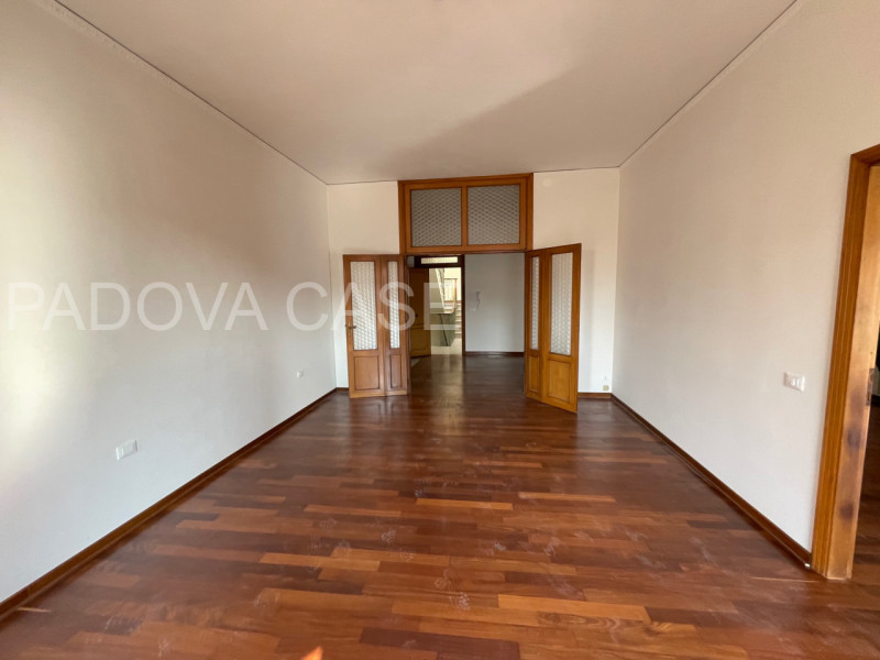 Un’occasione rara nel cuore di Padova.

A pochi passi da Prato della Valle ti attende un elegante...