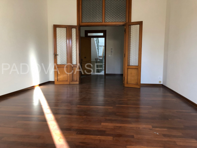 Un’occasione rara nel cuore di Padova.

A pochi passi da Prato della Valle ti attende un elegante...