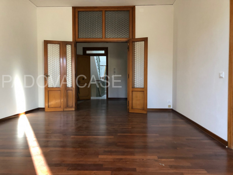 Un’occasione rara nel cuore di Padova.

A pochi passi da Prato della Valle ti attende un elegante...