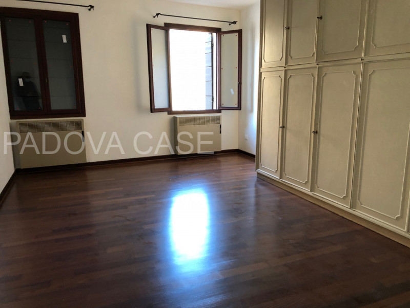Un’occasione rara nel cuore di Padova.

A pochi passi da Prato della Valle ti attende un elegante...