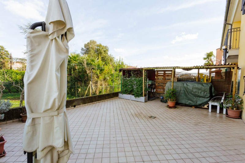 In un tranquillo e recente quartiere di Agna, a due passi dal centro, ti attende una splendida po...