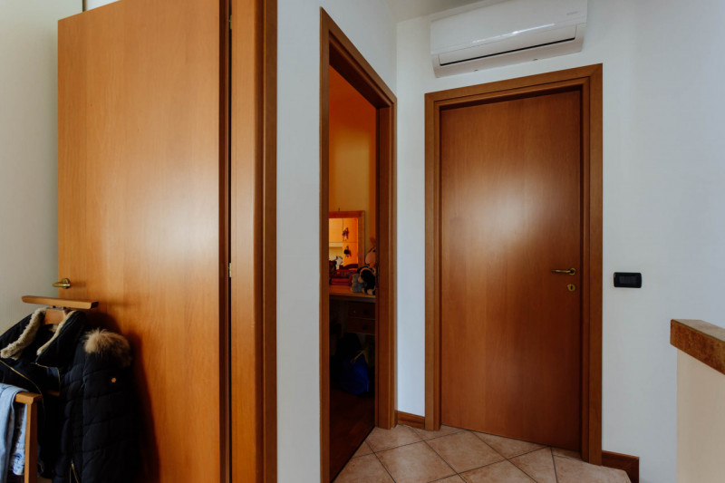 In un tranquillo e recente quartiere di Agna, a due passi dal centro, ti attende una splendida po...