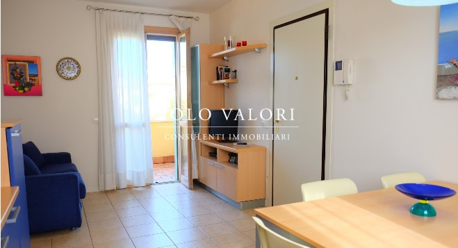 Scopri questo incantevole appartamento trilocale situato nel cuore di Jesolo, nella rinomata zona...