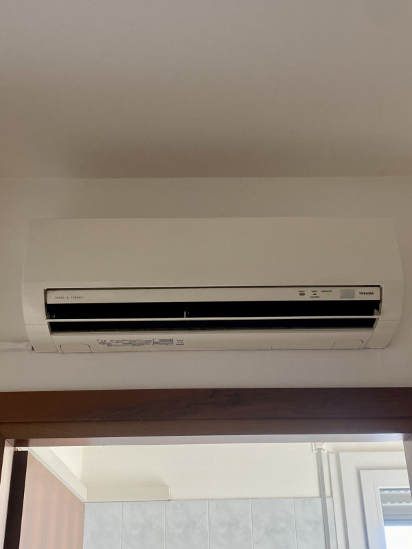 Nel centro di Resana proponiamo in vendita un appartamento bilocale arredato di cucina, con garag...