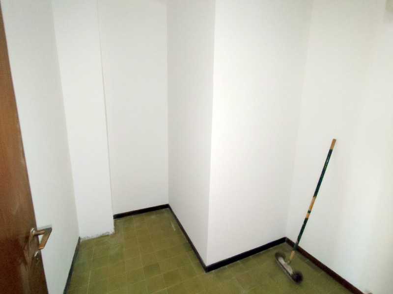 AMPIO 2 CAMERE ZONA PALESTRO €.229.000 - rif.LM013

Proponiamo un ampio e luminoso appartamento d...