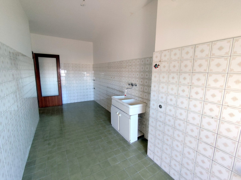 AMPIO 2 CAMERE ZONA PALESTRO €.229.000 - rif.LM013

Proponiamo un ampio e luminoso appartamento d...