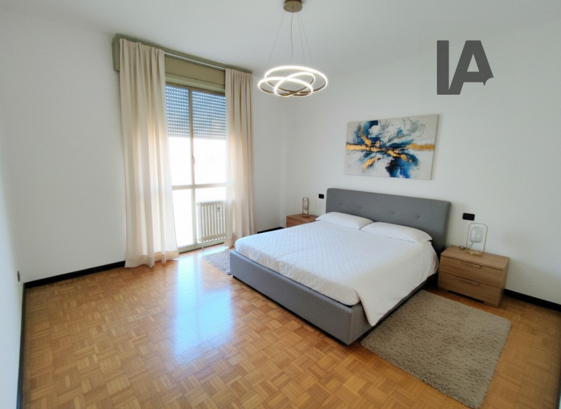 AMPIO 2 CAMERE ZONA PALESTRO €.229.000 - rif.LM013

Proponiamo un ampio e luminoso appartamento d...