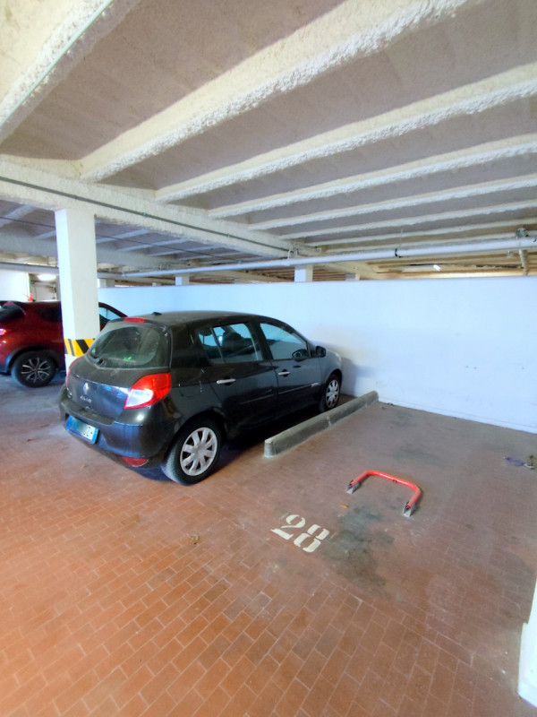 AMPIO 2 CAMERE ZONA PALESTRO €.229.000 - rif.LM013

Proponiamo un ampio e luminoso appartamento d...