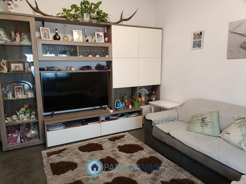 Immobile in esclusiva al Gruppo Padova MLS
Tencarola interessante appartamento in bifamilare, com...