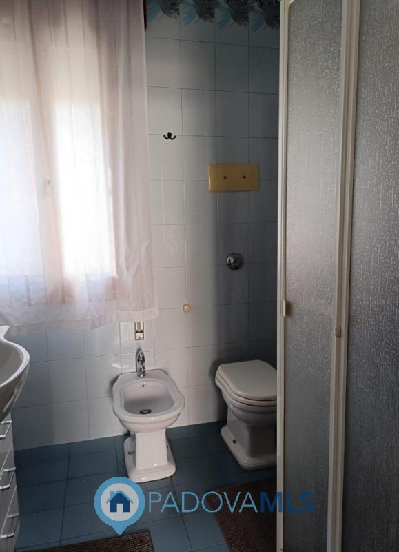 Immobile in esclusiva al Gruppo Padova MLS
Tencarola interessante appartamento in bifamilare, com...