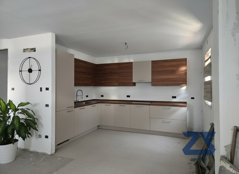 Sei stanco del giardino e desideri vivere in una posizione centrale? Questa è l'opportunità che s...