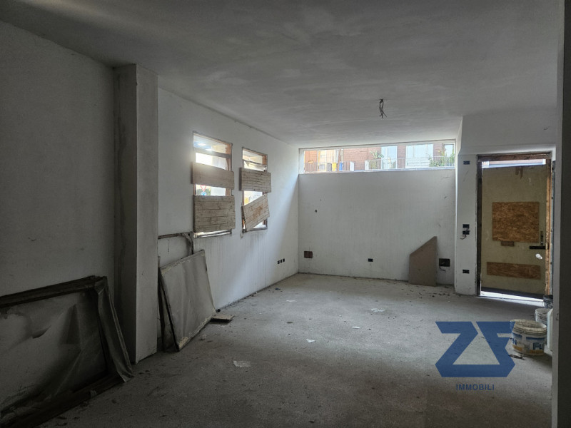 Sei stanco del giardino e desideri vivere in una posizione centrale? Questa è l'opportunità che s...