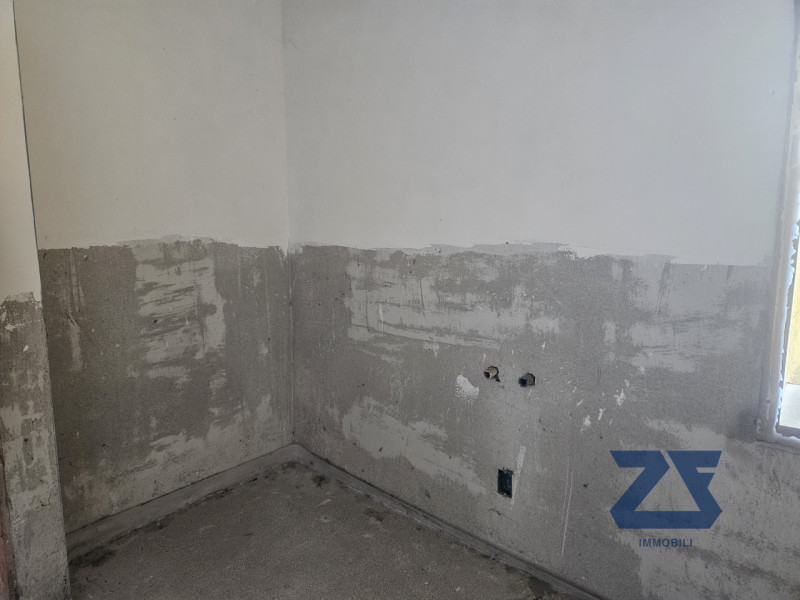 Sei stanco del giardino e desideri vivere in una posizione centrale? Questa è l'opportunità che s...