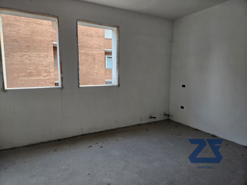 Sei stanco del giardino e desideri vivere in una posizione centrale? Questa è l'opportunità che s...