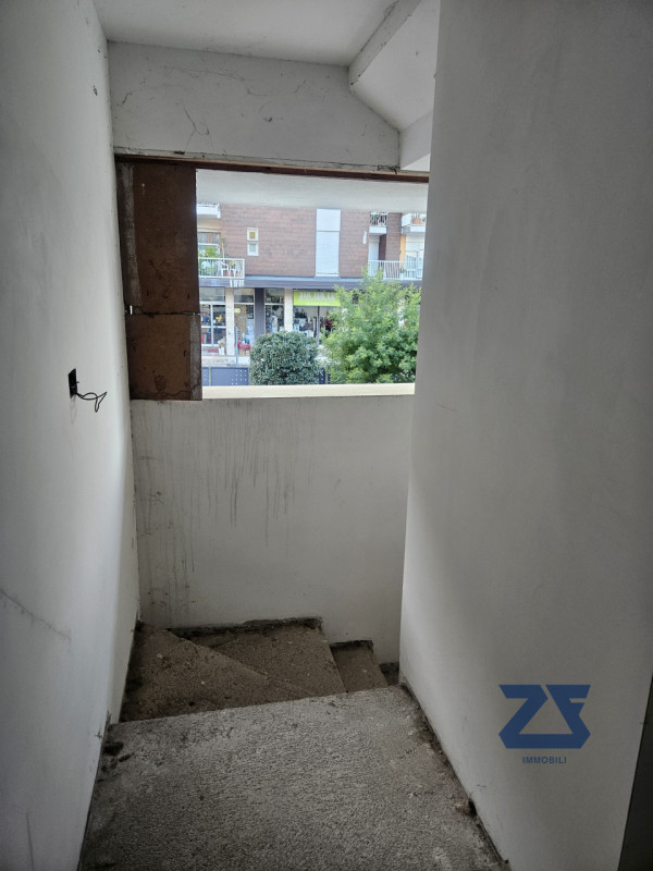 Sei stanco del giardino e desideri vivere in una posizione centrale? Questa è l'opportunità che s...