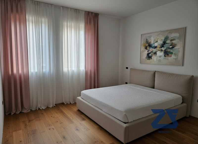 Sei stanco del giardino e desideri vivere in una posizione centrale? Questa è l'opportunità che s...