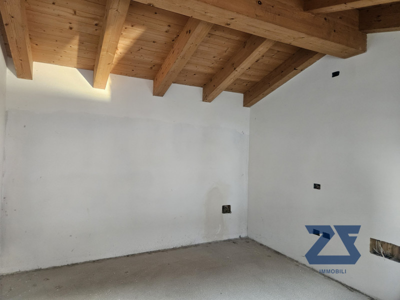 Sei stanco del giardino e desideri vivere in una posizione centrale? Questa è l'opportunità che s...