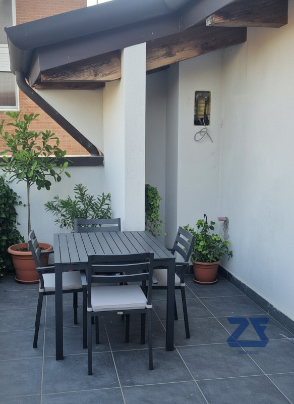 Sei stanco del giardino e desideri vivere in una posizione centrale? Questa è l'opportunità che s...