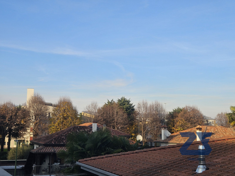 Sei stanco del giardino e desideri vivere in una posizione centrale? Questa è l'opportunità che s...
