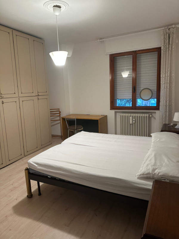 AFFITTO SAN BELLINO APPARTAMENTO AMPIO CON 4 CAMERE

APPARTAMENTO IN LOCAZIONE ZONA ARCELLA SAN B...