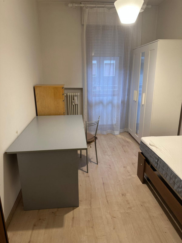AFFITTO SAN BELLINO APPARTAMENTO AMPIO CON 4 CAMERE

APPARTAMENTO IN LOCAZIONE ZONA ARCELLA SAN B...