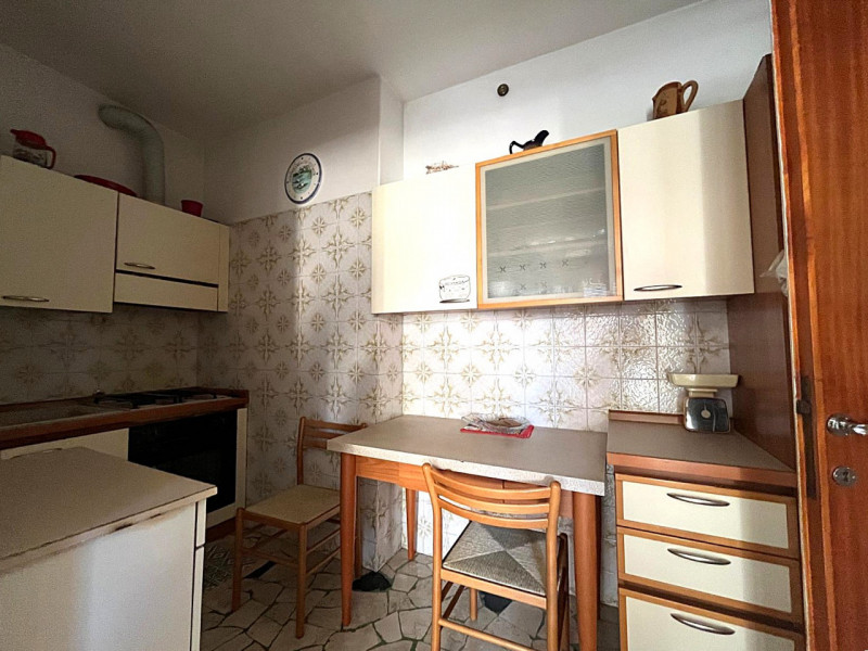 Proponiamo in vendita un'ottima opportunità di appartamento quadrilocale situato nella ricercata ...