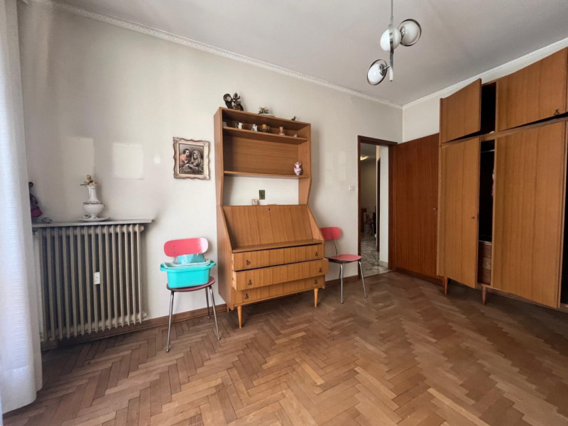 Proponiamo in vendita un'ottima opportunità di appartamento quadrilocale situato nella ricercata ...