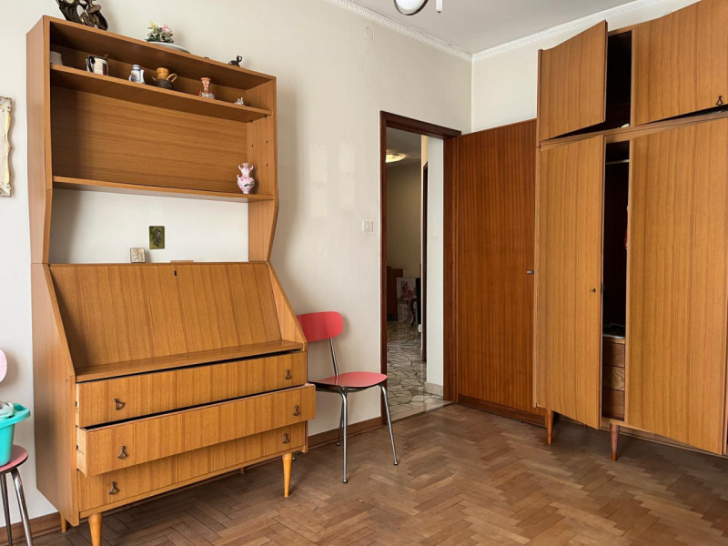 Proponiamo in vendita un'ottima opportunità di appartamento quadrilocale situato nella ricercata ...