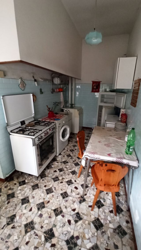 SAN GREGORIO - ARCELLA: In un contesto residenziale tranquillo e comodo ai servizi (linea del tra...