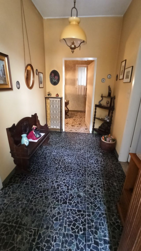 SAN GREGORIO - ARCELLA: In un contesto residenziale tranquillo e comodo ai servizi (linea del tra...