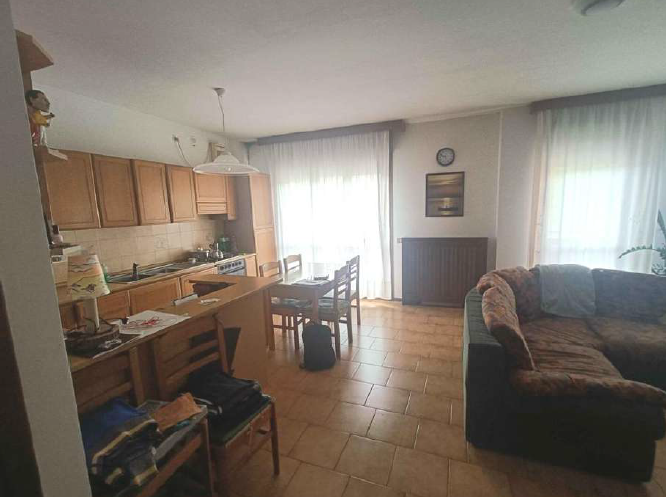 Rif. A.A.274-24

Vendita all'asta - appartamento al 1° piano con garage e cantina in data 27 genn...