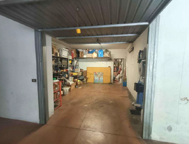 Rif. A.A.274-24

Vendita all'asta - appartamento al 1° piano con garage e cantina in data 27 genn...