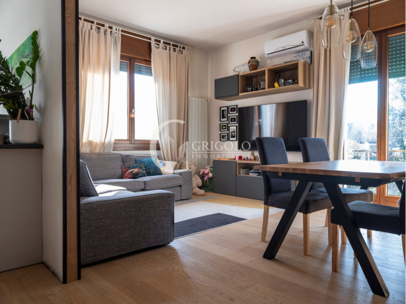 A pochi passi dalle Mura Nord, dove la città rallenta, sorge un appartamento che profuma di casa....