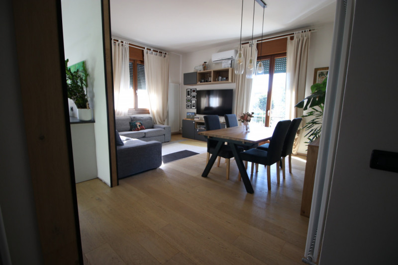 A pochi passi dalle Mura Nord, dove la città rallenta, sorge un appartamento che profuma di casa....