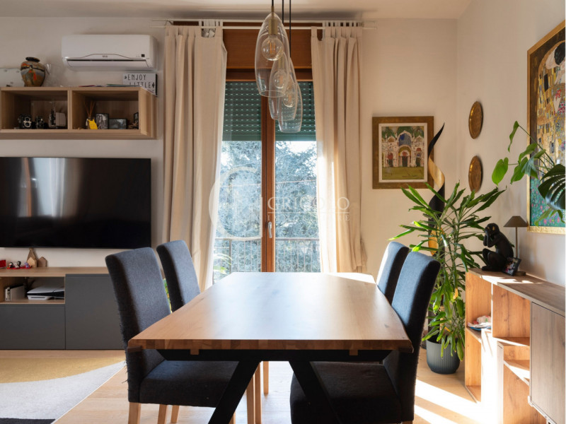 A pochi passi dalle Mura Nord, dove la città rallenta, sorge un appartamento che profuma di casa....