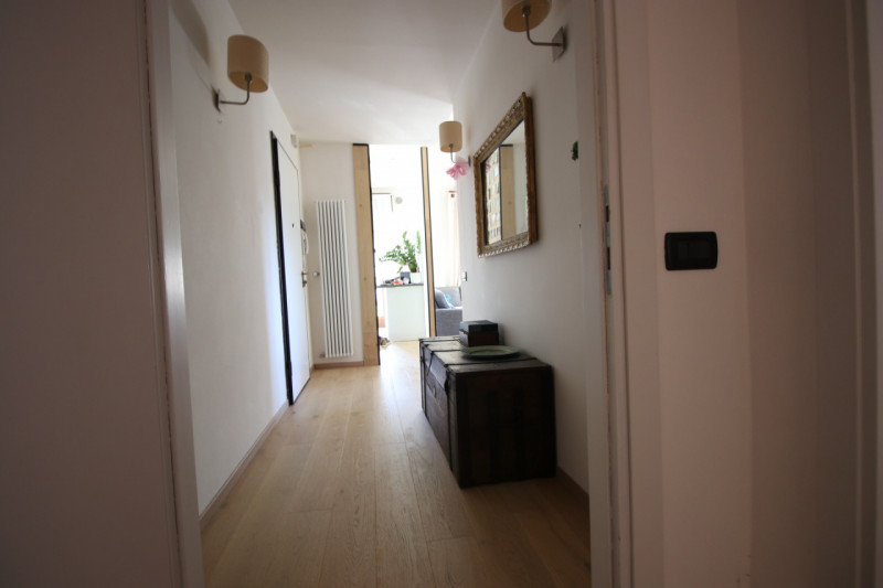 A pochi passi dalle Mura Nord, dove la città rallenta, sorge un appartamento che profuma di casa....