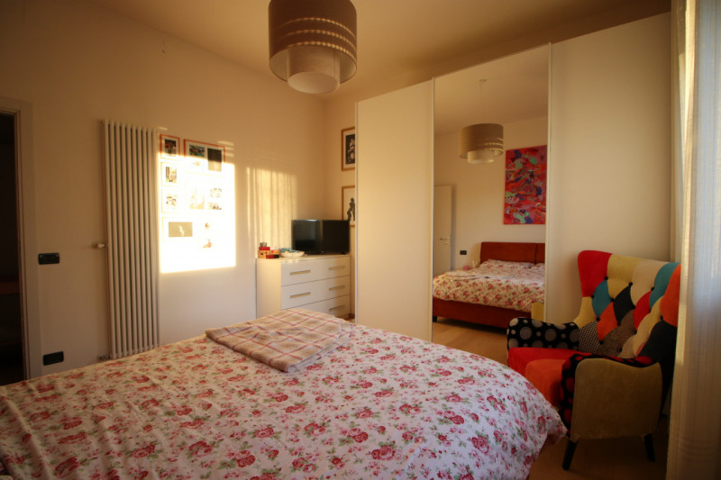 A pochi passi dalle Mura Nord, dove la città rallenta, sorge un appartamento che profuma di casa....