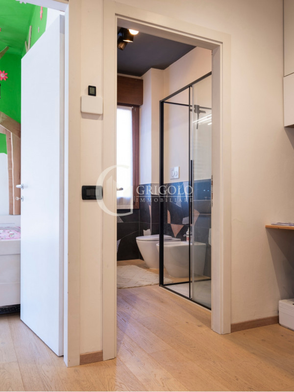 A pochi passi dalle Mura Nord, dove la città rallenta, sorge un appartamento che profuma di casa....