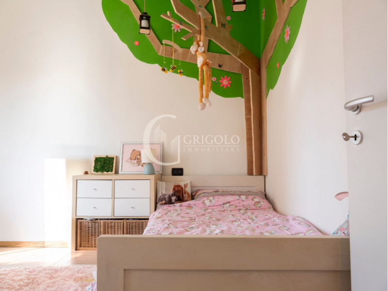 A pochi passi dalle Mura Nord, dove la città rallenta, sorge un appartamento che profuma di casa....