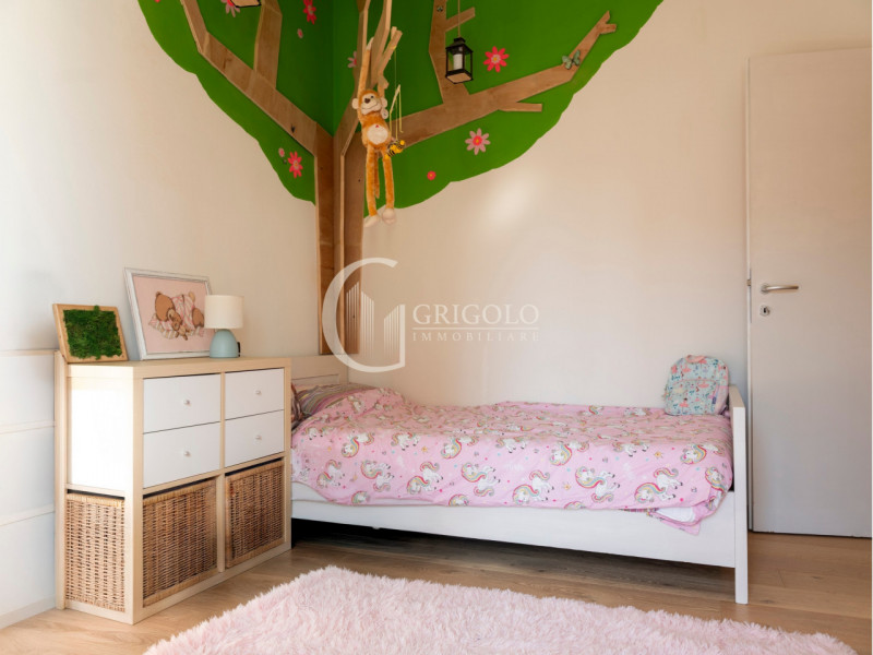 A pochi passi dalle Mura Nord, dove la città rallenta, sorge un appartamento che profuma di casa....