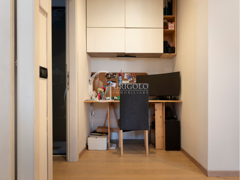 A pochi passi dalle Mura Nord, dove la città rallenta, sorge un appartamento che profuma di casa....