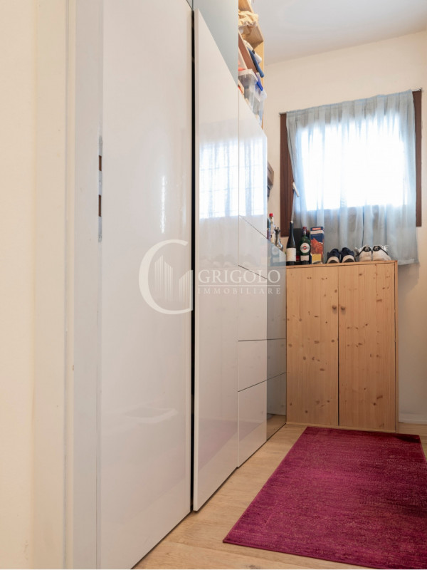 A pochi passi dalle Mura Nord, dove la città rallenta, sorge un appartamento che profuma di casa....