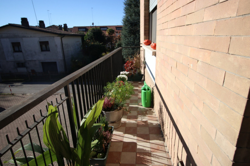 A pochi passi dalle Mura Nord, dove la città rallenta, sorge un appartamento che profuma di casa....