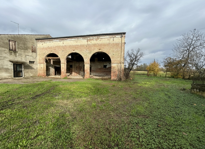 Nel cuore della campagna veneta, in un contesto di assoluta tranquillità ma a pochi minuti dai pr...